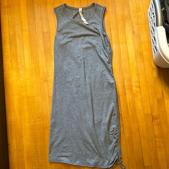 Lululemon Dress w Cinch tie side - Picture 1 of 5